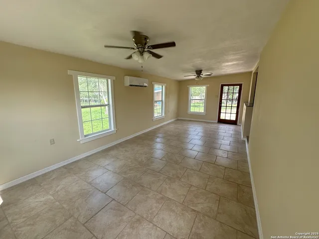 $129,000 | 117 McKinnen Avenue, Charlotte, TX 78011