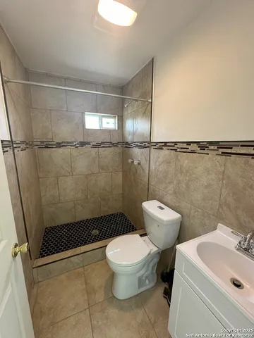 $129,000 | 117 McKinnen Avenue, Charlotte, TX 78011