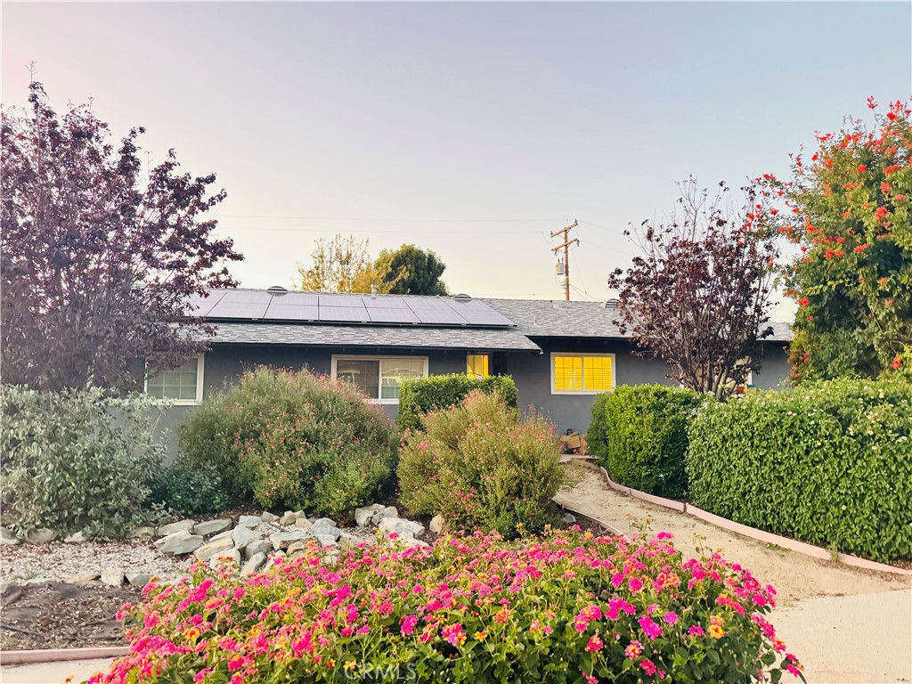 Front of charming ranch style home