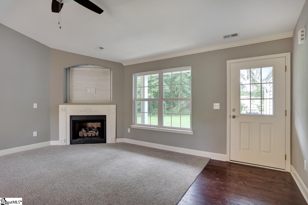 540 Brashears Road Campobello, SC 29322 - Photo 4 of 28