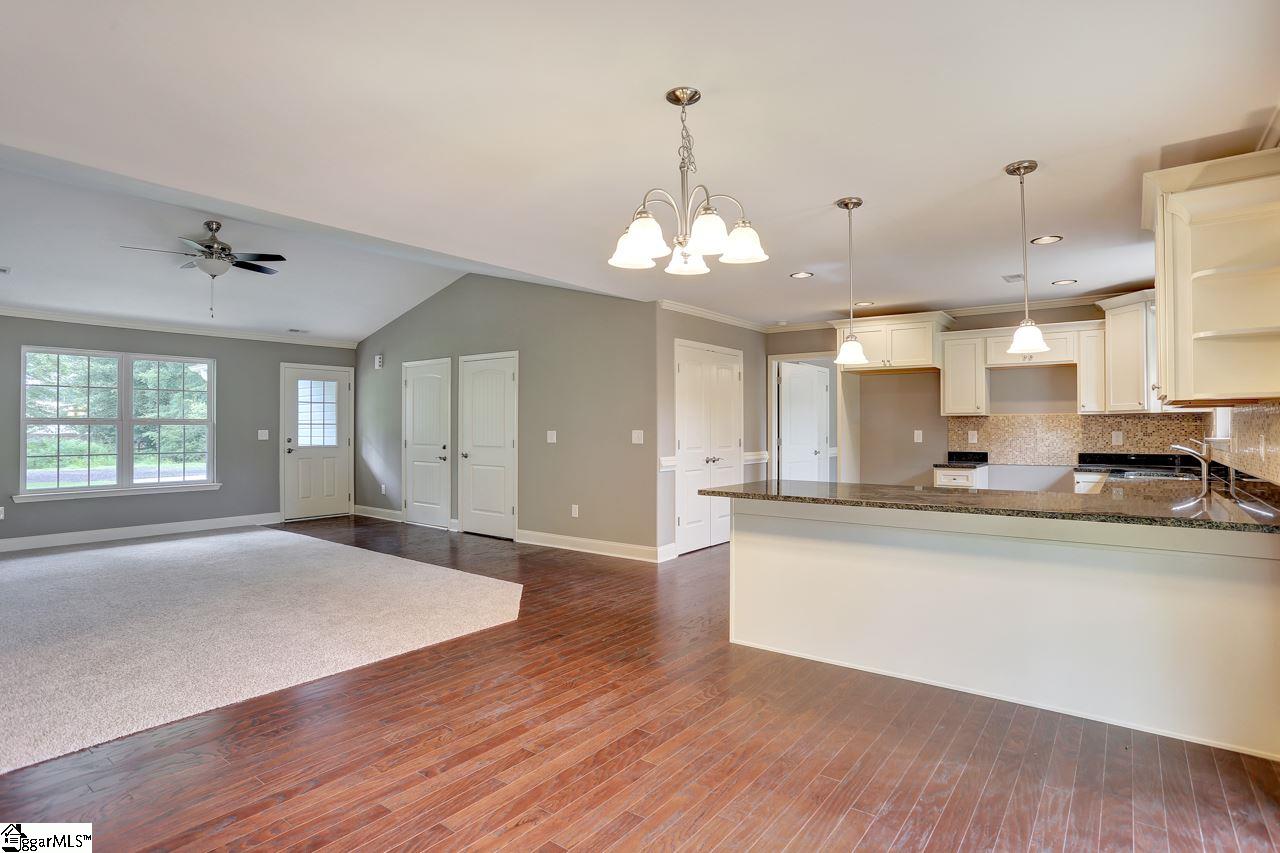 540 Brashears Road Campobello, SC 29322 - Photo 7 of 28
