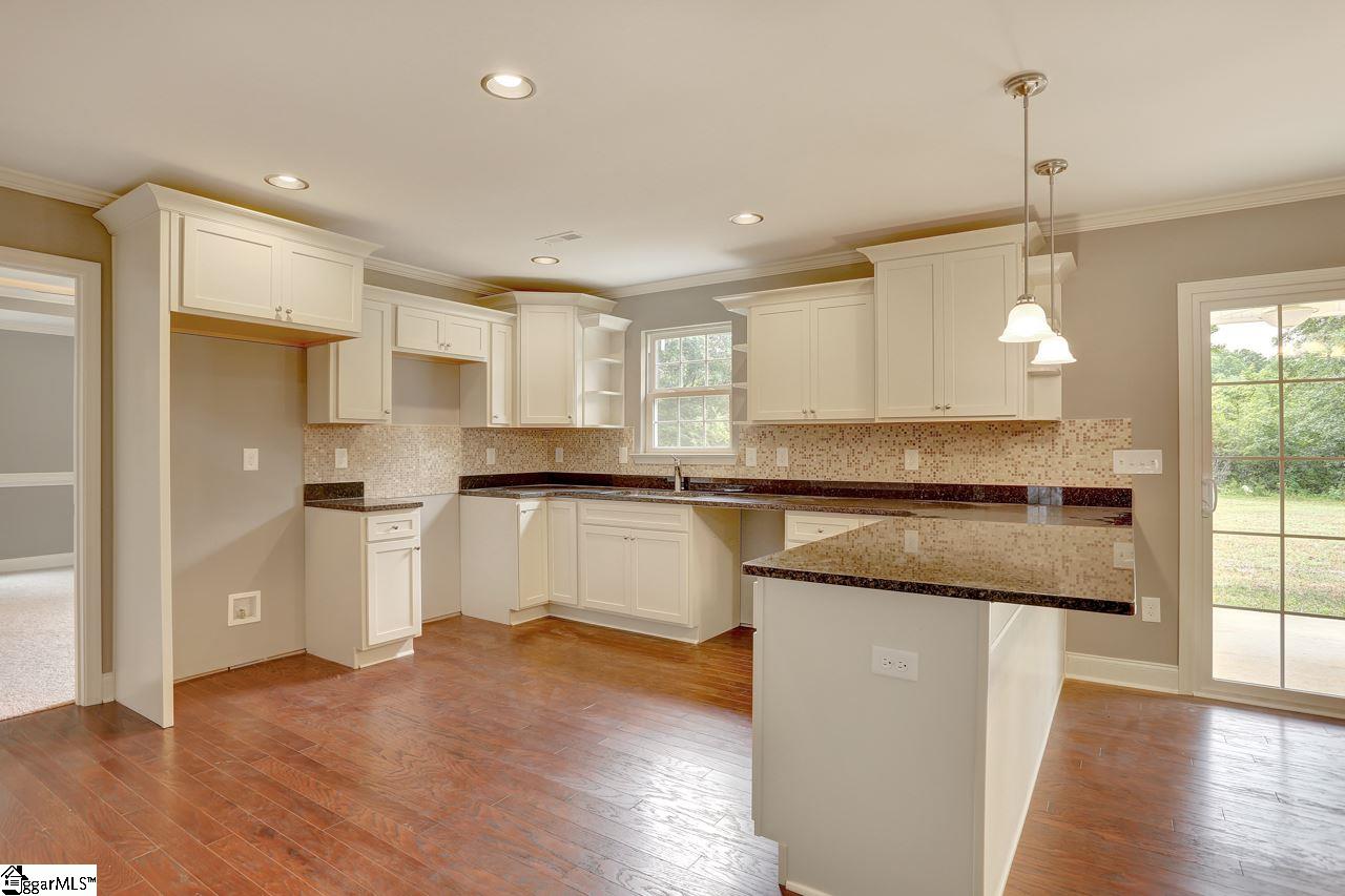 540 Brashears Road Campobello, SC 29322 - Photo 8 of 28