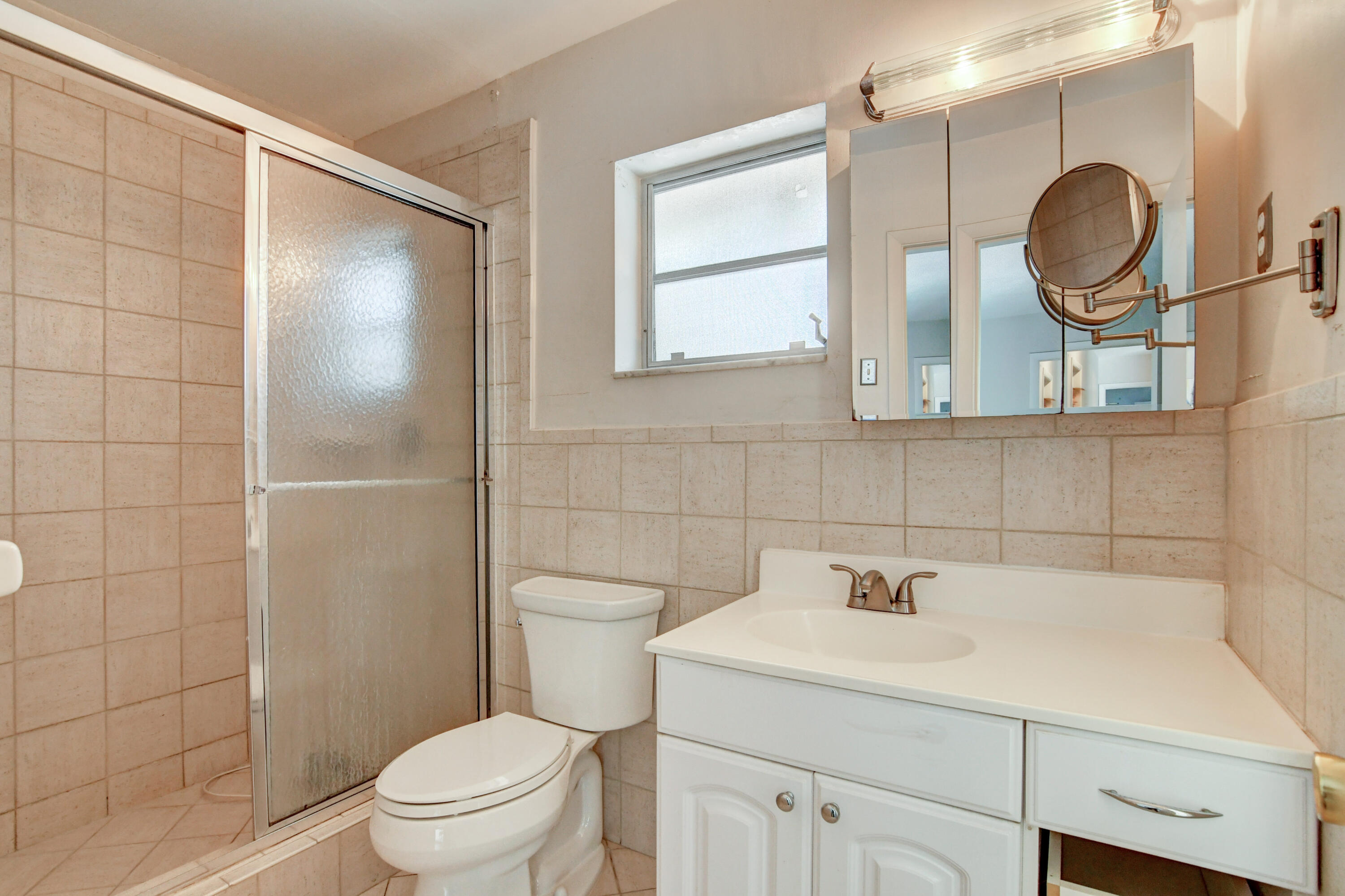 810 Northwest 7th Street Boca Raton, FL 33486 - Photo 26 of 48 1st Master Bath