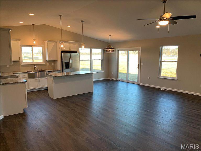 440 Foxtail Drive Freeburg, IL 62243 - Photo 3 of 8