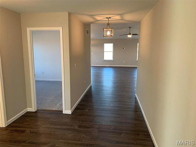 440 Foxtail Drive Freeburg, IL 62243 - Photo 5 of 8