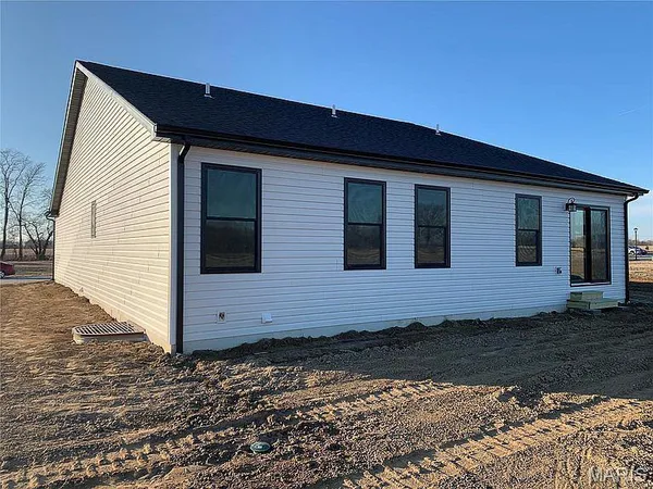 $400,000 | 440 Foxtail Drive, Freeburg, IL 62243