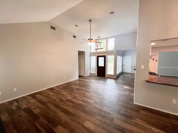 $2,100 | 40 Country Forest Court, The Woodlands, TX 77380