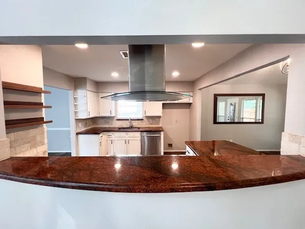 $2,100 | 40 Country Forest Court, The Woodlands, TX 77380