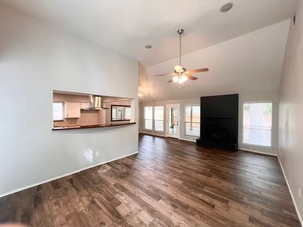 $2,100 | 40 Country Forest Court, The Woodlands, TX 77380