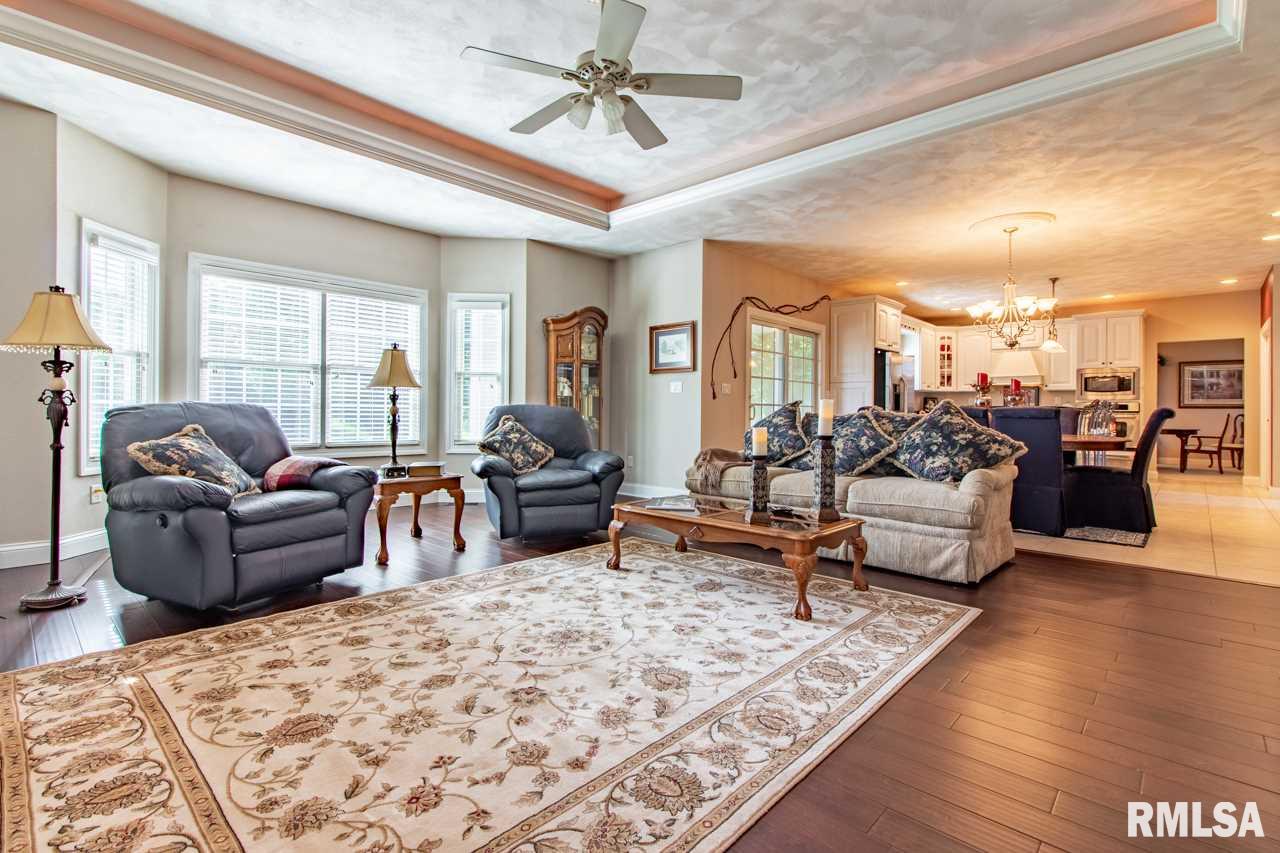 1600 Timber Rail Washington, IL 61571 - Photo 10 of 36 Gallery Image 10