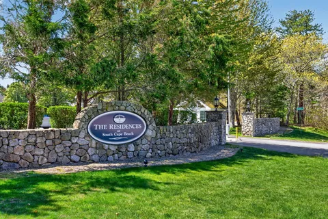 $989,000 | 2 Quinns Way, Unit 2, Mashpee, MA 02649