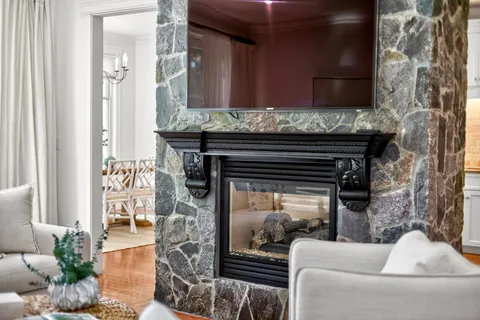 $989,000 | 2 Quinns Way, Unit 2, Mashpee, MA 02649