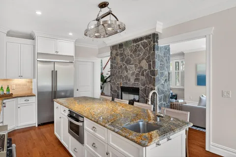 $989,000 | 2 Quinns Way, Unit 2, Mashpee, MA 02649