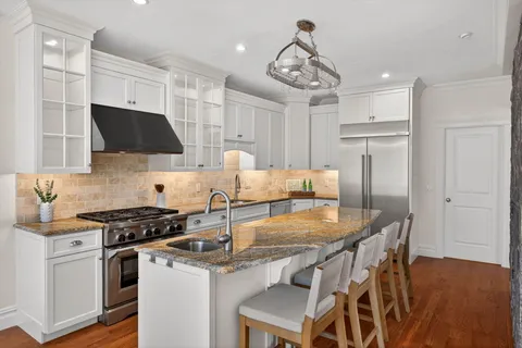 $989,000 | 2 Quinns Way, Unit 2, Mashpee, MA 02649