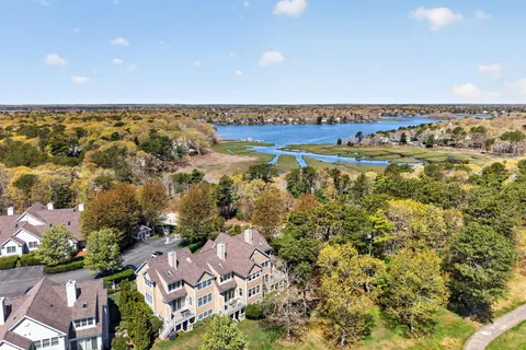 $989,000 | 2 Quinns Way, Unit 2, Mashpee, MA 02649