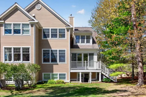 $989,000 | 2 Quinns Way, Unit 2, Mashpee, MA 02649