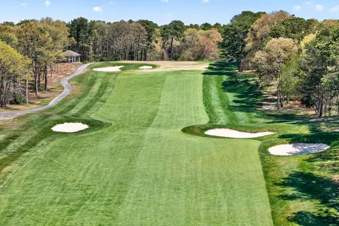 $989,000 | 2 Quinns Way, Unit 2, Mashpee, MA 02649