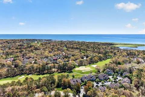 $989,000 | 2 Quinns Way, Unit 2, Mashpee, MA 02649