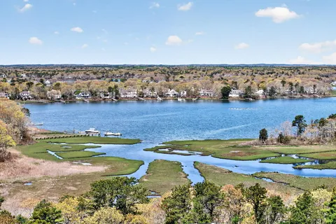 $989,000 | 2 Quinns Way, Unit 2, Mashpee, MA 02649