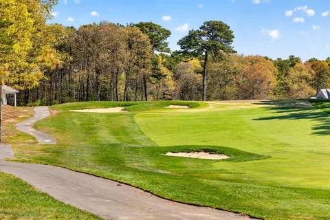 $989,000 | 2 Quinns Way, Unit 2, Mashpee, MA 02649