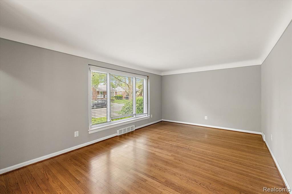 1493 East Melton Road Birmingham, MI 48009 - Photo 4 of 38