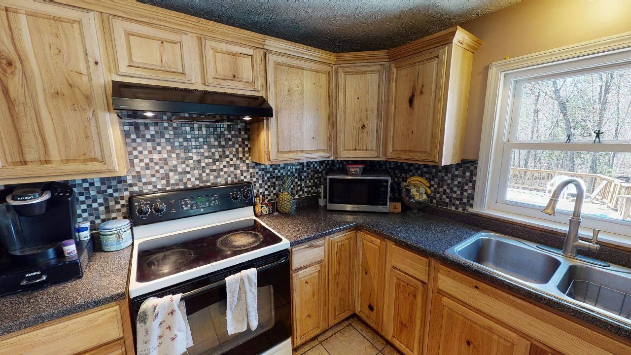 70 Railroad Avenue Springvale, ME 04083 - Photo 4 of 21 96614632_262350528469600_689003899067878