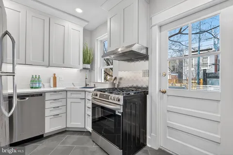 $925,000 | 654 Acker Place Northeast, Washington, DC 20002