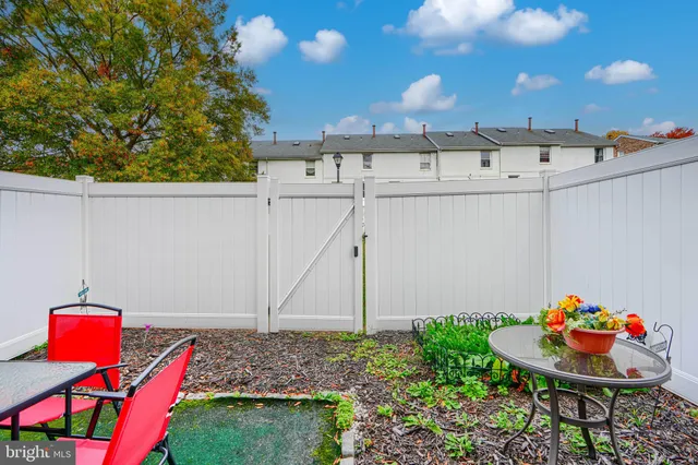 $350,000 | 9652 Canterbury Riding, Unit 184, Laurel, MD 20723