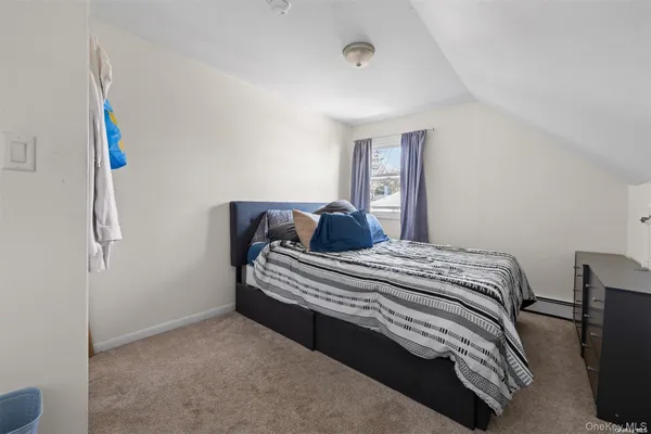 $2,300 | 733 14th Street, West Babylon, NY 11704