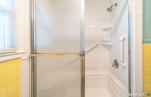 $369,900 | 16 Featherbed Lane, Branford, CT 06405