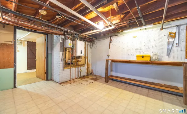 $369,900 | 16 Featherbed Lane, Branford, CT 06405