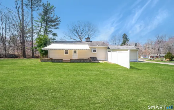 $369,900 | 16 Featherbed Lane, Branford, CT 06405