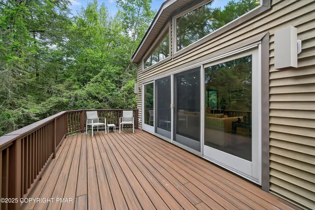 $1,350,000 | 804 Ranch Court, Hawley, PA 18428