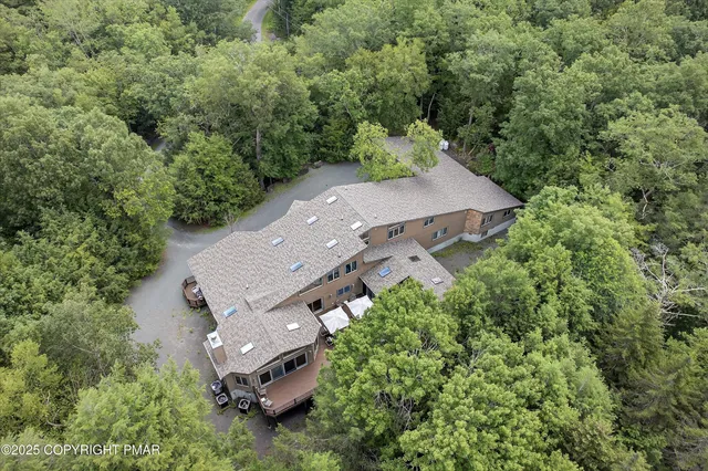 $1,350,000 | 804 Ranch Court, Hawley, PA 18428