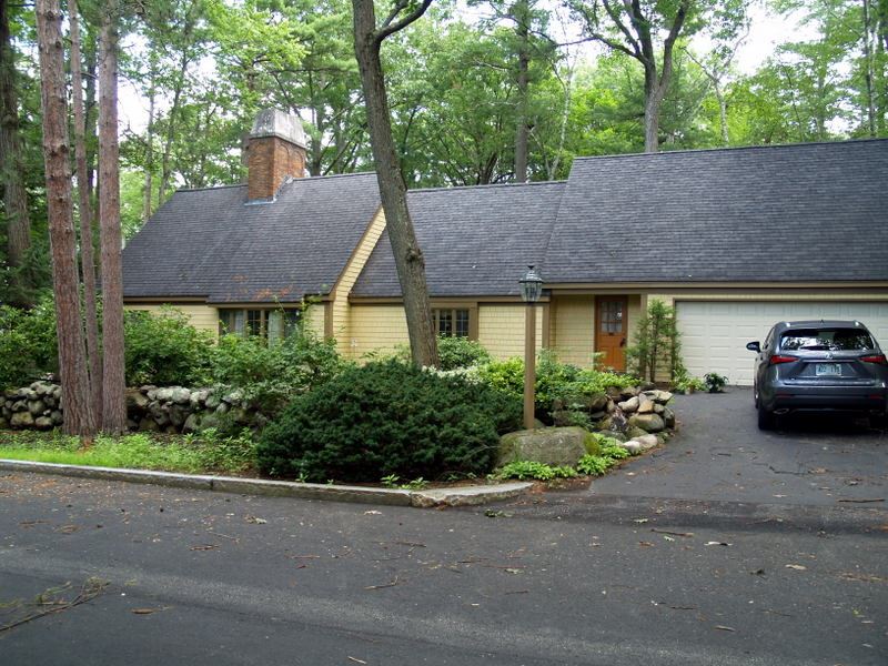 191 Pinecrest Road Manchester, NH 03104 - Photo 1 of 21 Gallery Image 1