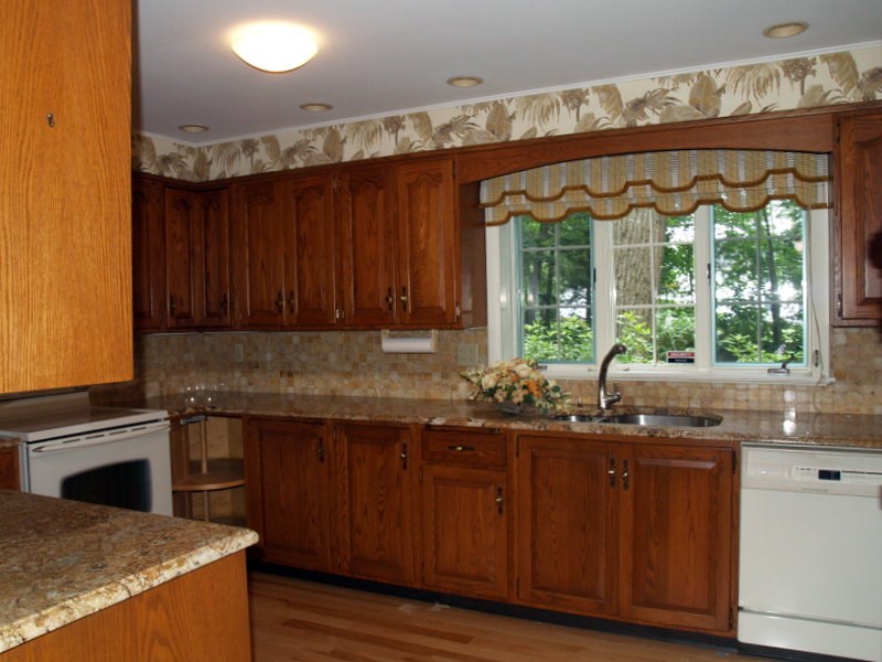 191 Pinecrest Road Manchester, NH 03104 - Photo 3 of 21 Gallery Image 3