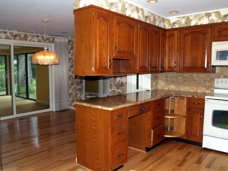 191 Pinecrest Road Manchester, NH 03104 - Photo 4 of 21 Gallery Image 4