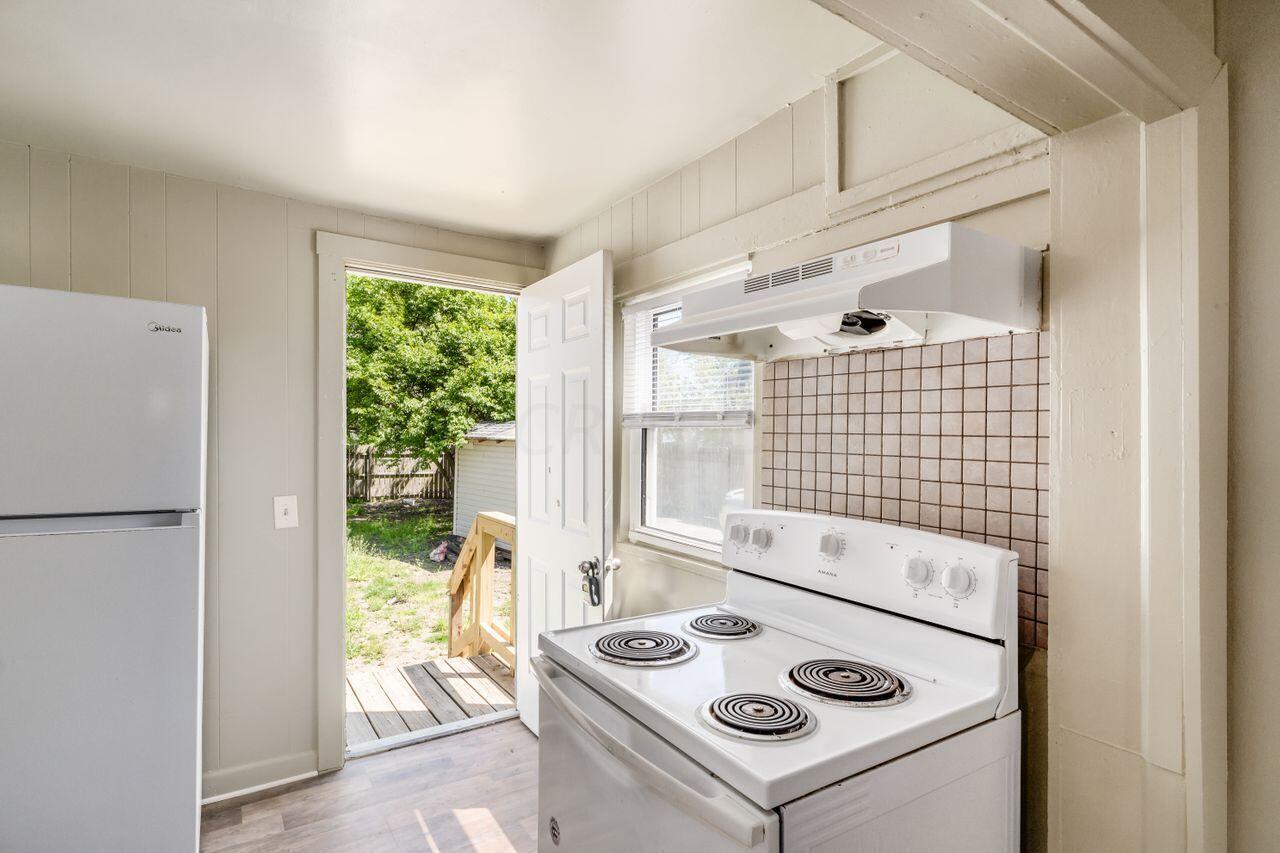 574 South Hampton Road Columbus, OH 43213 - Photo 12 of 28 S_-_574_S_Hampton_Rd_-_041