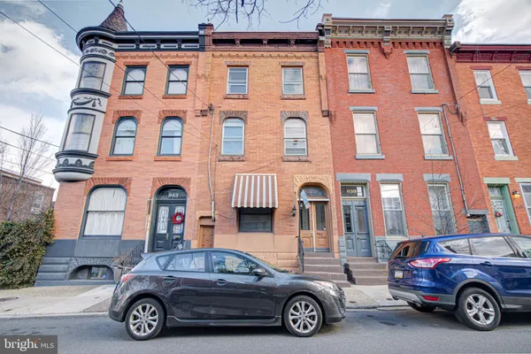 $2,700 | 941 North 4th Street, Philadelphia, PA 19123