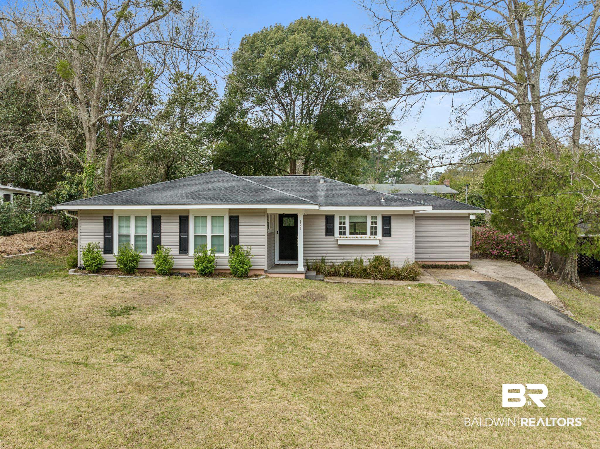 329 Brawood Drive Mobile, AL 36608 - Photo 3 of 34