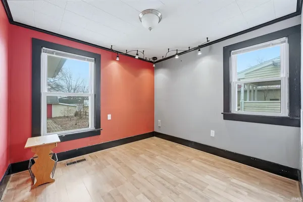 $164,900 | 413 West Fort Wayne Street, Warsaw, IN 46580