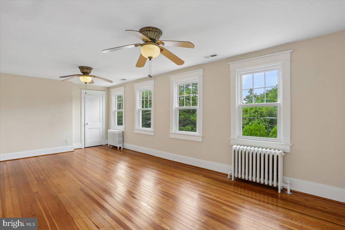 9501 Colesville Road Silver Spring, MD 20901 - Photo 36 of 71 Bedroom