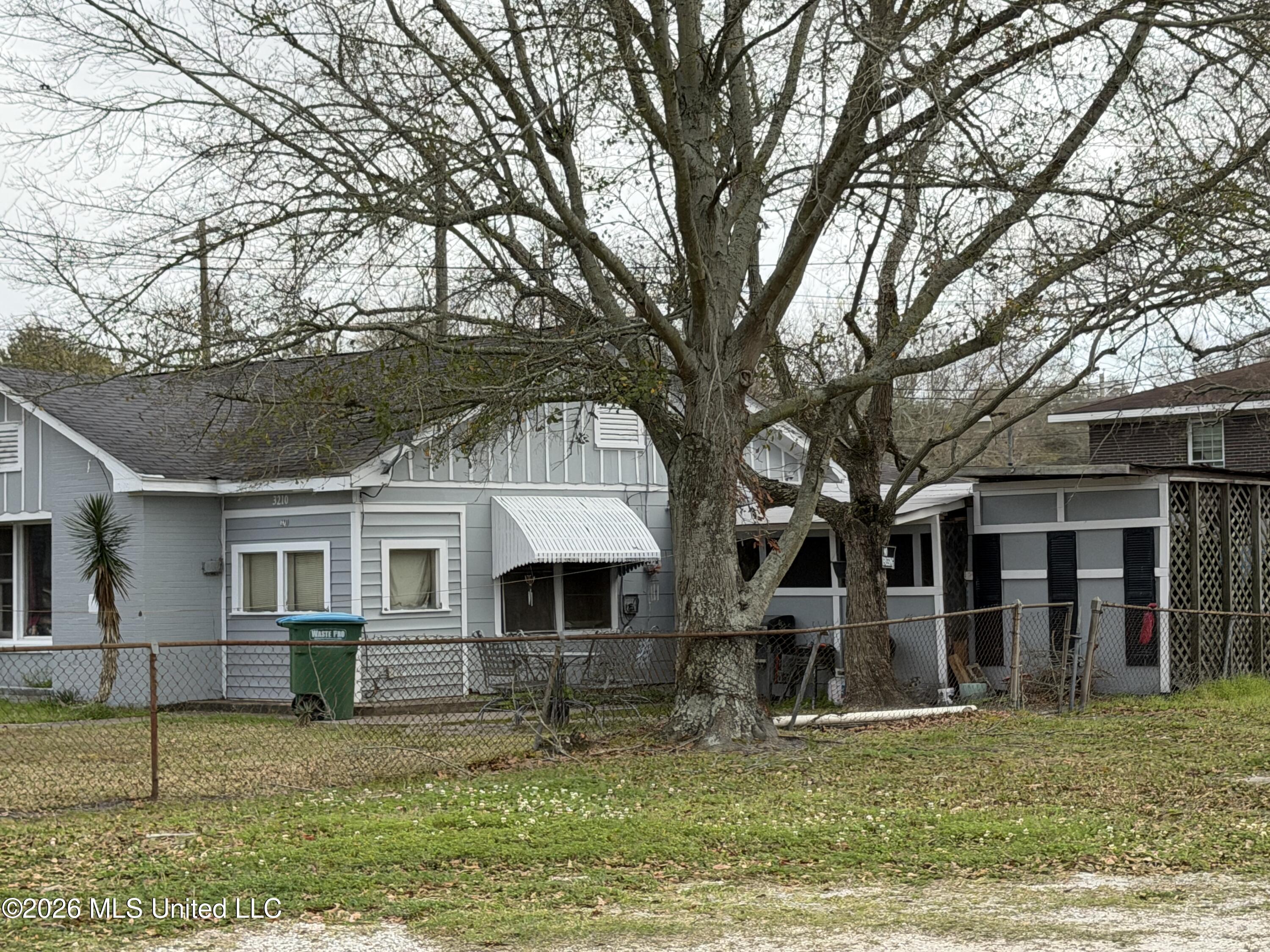 3210 Old Mobile Avenue Pascagoula, MS 39581 - Photo 2 of 3 IMG_1268