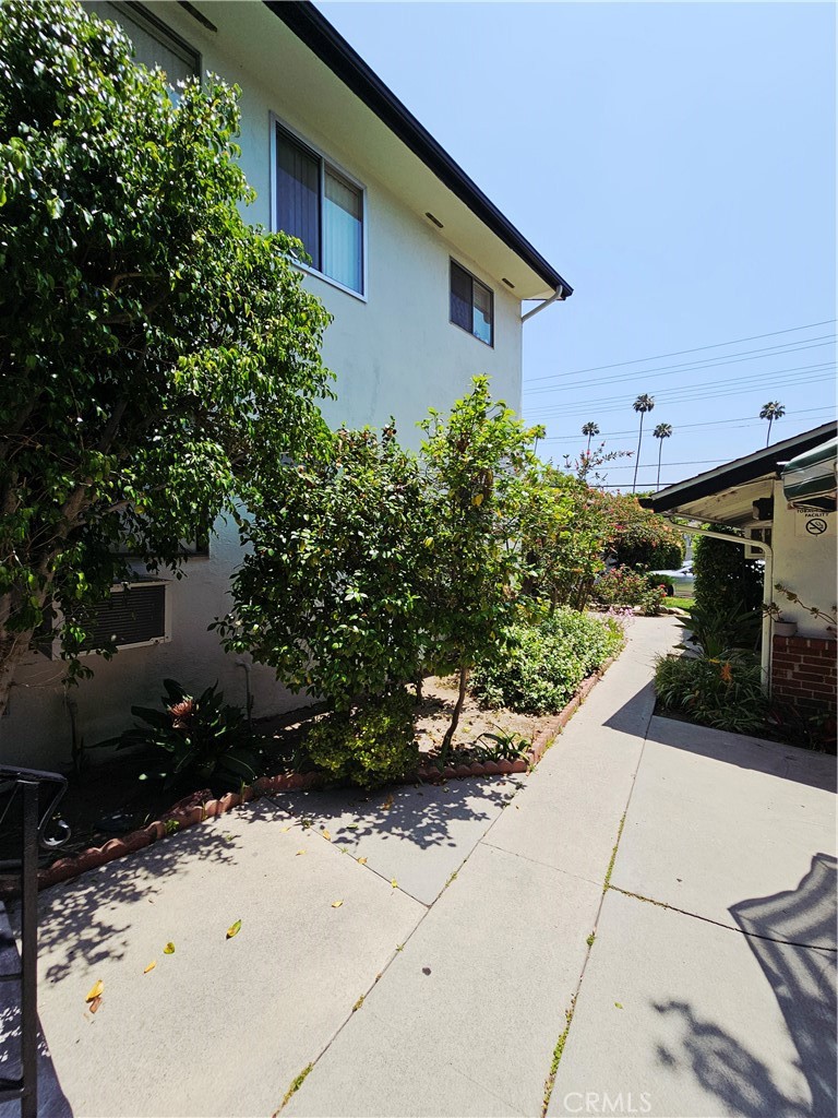 1142 Western Avenue Glendale, CA 91201 - Photo 11 of 23 a view of a backyard