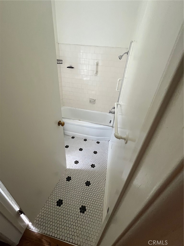 1142 Western Avenue Glendale, CA 91201 - Photo 22 of 23 a bathroom with a shower