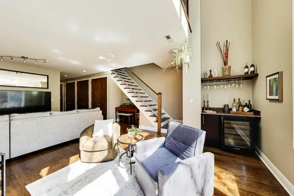 $830,000 | 1632 West Julian Street, Unit 1W, Chicago, IL 60622