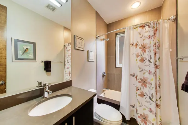 $830,000 | 1632 West Julian Street, Unit 1W, Chicago, IL 60622