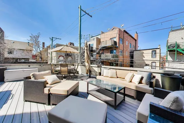 $830,000 | 1632 West Julian Street, Unit 1W, Chicago, IL 60622