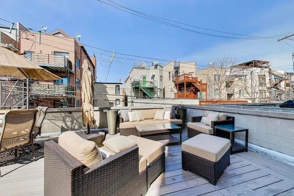 $830,000 | 1632 West Julian Street, Unit 1W, Chicago, IL 60622