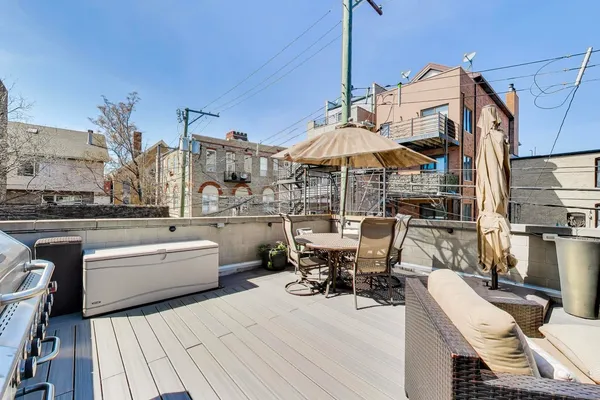 $830,000 | 1632 West Julian Street, Unit 1W, Chicago, IL 60622